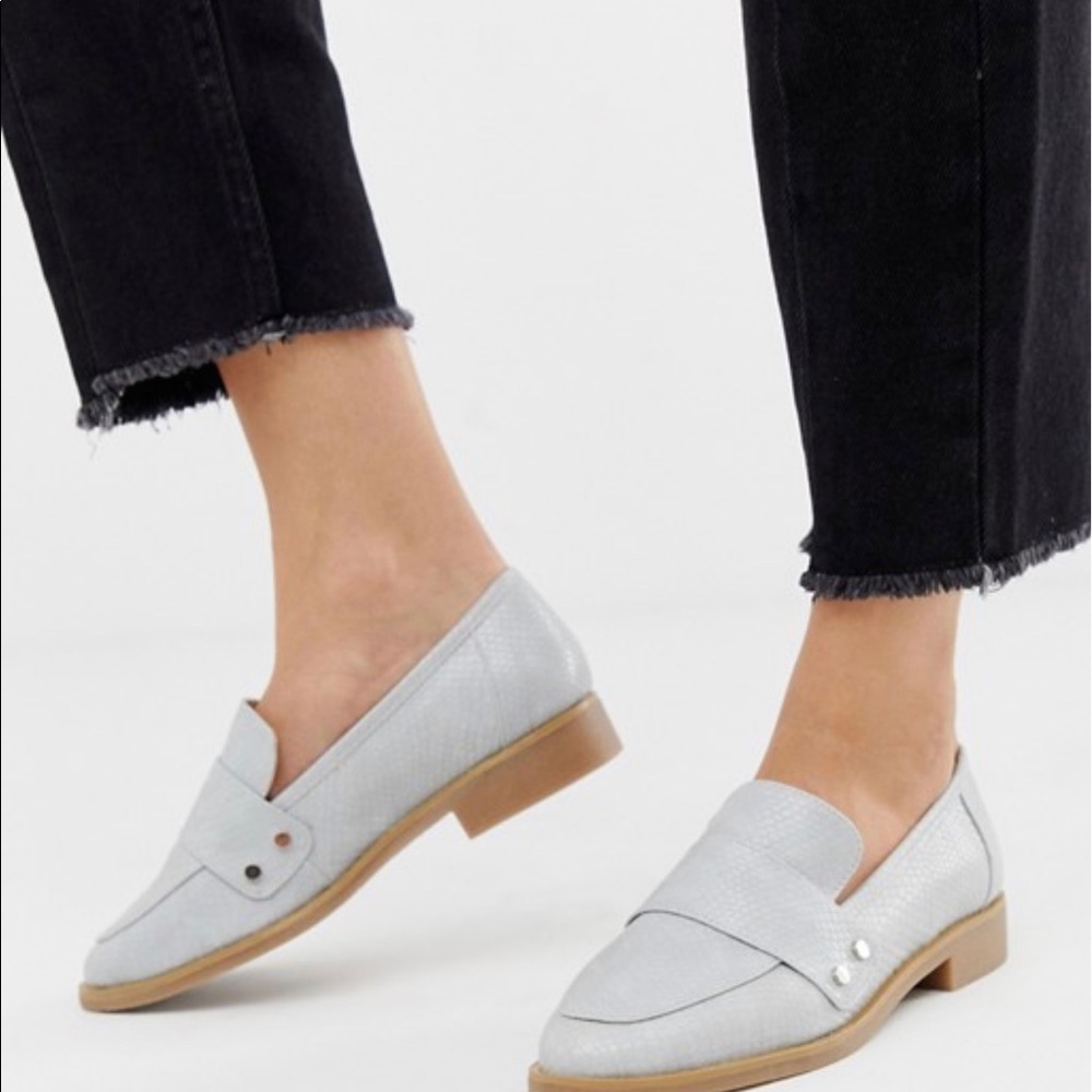 Flat loafers